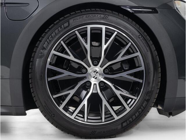 Porsche Taycan 4 Cross Turismo