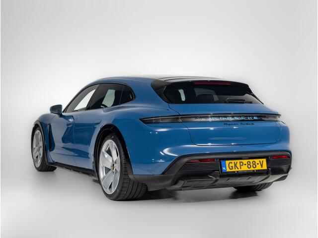 Porsche Taycan Turbo S Cross Turismo