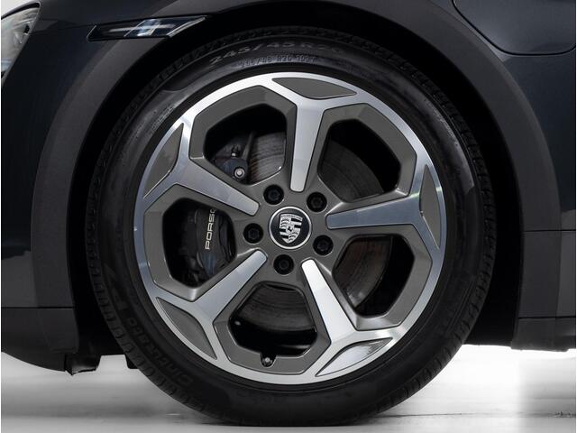 Porsche Taycan 4 Cross Turismo