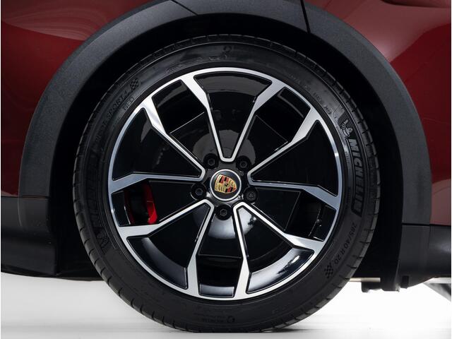 Porsche Taycan 4S Cross Turismo