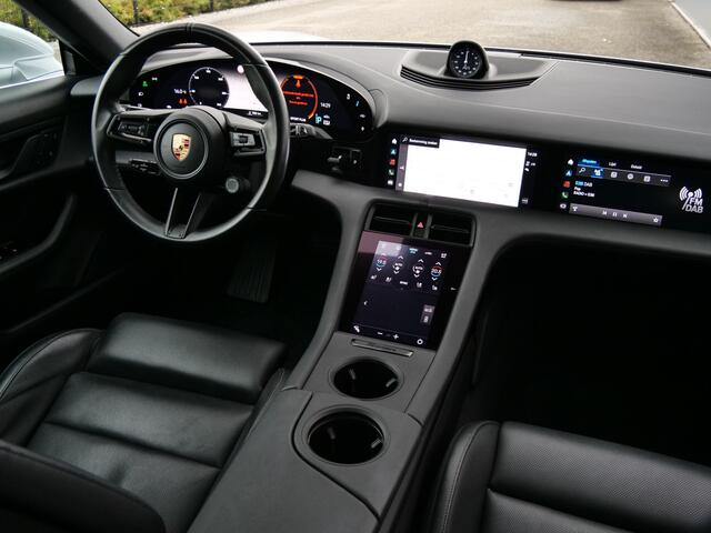 Porsche Taycan 4S 79 kWh 517 Pk Automaat Dual scherm / Pano-dak / Navi / DAB / Apple Carplay / Camera's