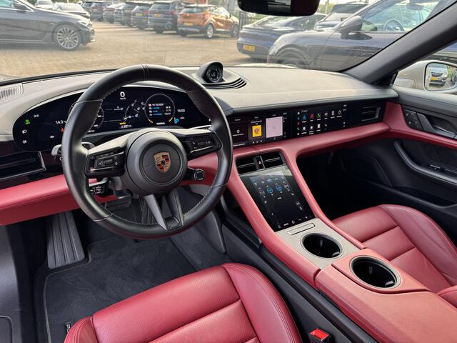 Porsche Taycan Cross Turismo 4 93 kWh / Panoramadak / 360Camera / Passenger Display / Sportdesign + Chrono / 21'' / Bose / Luchtvering / Keyless / Stuur+Stoelverwarming / Dodehoek / DAB / ACC