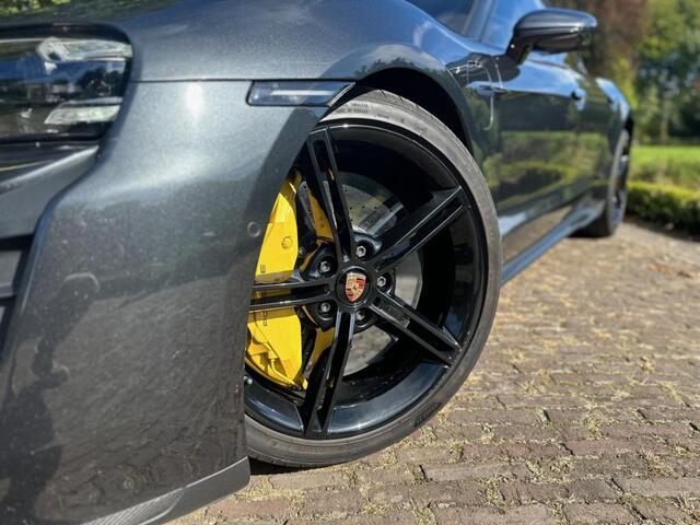 Porsche Taycan Turbo S | Alcantara | Keramisch | Sport Chrono | Pano |
