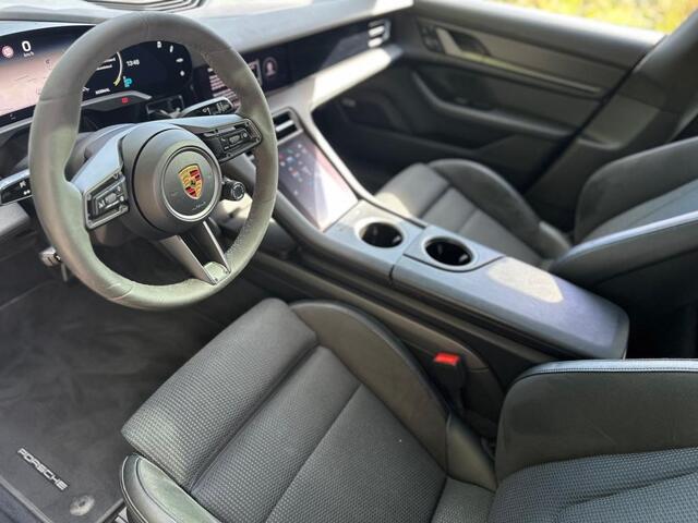 Porsche Taycan Turbo S | Alcantara | Keramisch | Sport Chrono | Pano |