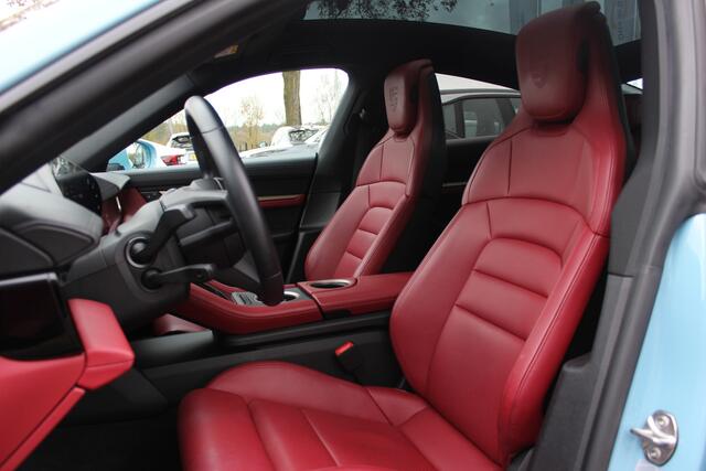 Porsche Taycan Performance 84 kWh / SoH 95.8% / 1Eign. / Panoramadak / 360Camera / Passenger Display / Head-up / Luchtvering / Sportchrono