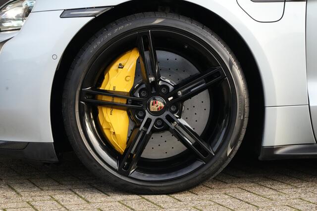 Porsche Taycan Turbo S 761pk Panoramadak/Burmester/SportChrono