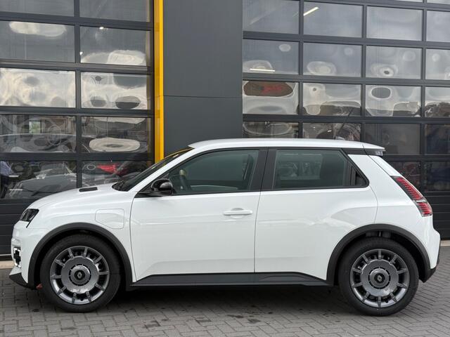 Renault 5 E-TECH 100% ELECTRIC NightenDay 120pk Pack Winter