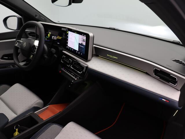 Renault 5 Roland-Garros Comfort range | Achteruitrijcamera | Elektrisch verwarmbare voorstoelen | ISOFIX-bevestigingssysteem voor kinderzitjes op passagiersstoel en op de twee buitenste zitplaatsen achter