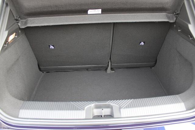 Renault 5 150PK COMFORT RANGE ROLAND-GARROS 52 kWh | NAVIGATIE SYSTEEM MET GOOGLE INTERGRATIE | HARMAN KARDON PREMIUM AUDIO | FULL LED KOPLAMPEN MET MICRO-OPTICS EN FRANSE VLAG | 10"R-LINK MULTIMEDIA | 18"GRONO LICHTMETALEN VELGEN | TWO-TONE CAROSSERIE KLEUR I.C.M.