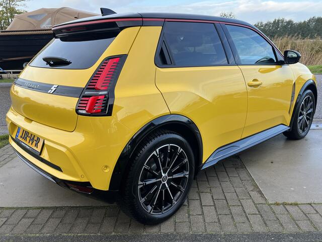 Renault 5 comfort range iconic cinq 52 kWh / 150 PK / Camera / Stoelverw. + Stuurverw. / Apple Carplay - Android Auto / 18'' LMV /