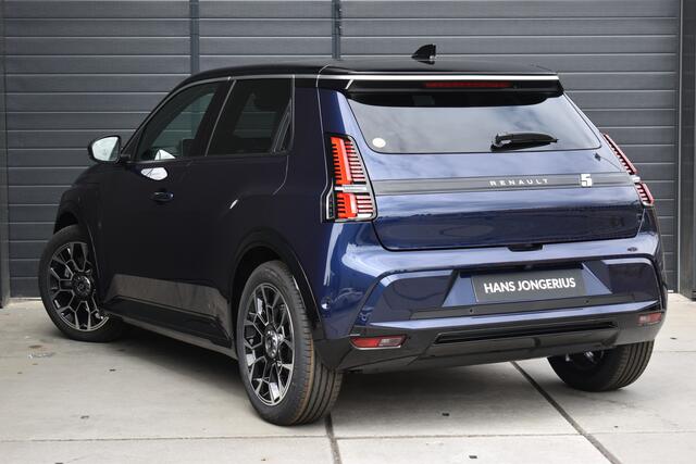 Renault 5 Roland-Garros | Achteruitrijcamera | Elektrisch verwarmbare voorstoelen | ISOFIX-bevestigingssysteem voor kinderzitjes op passagiersstoel en op de twee buitenste zitplaatsen achter