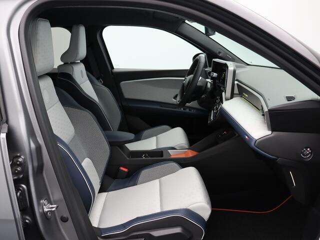 Renault 5 Roland-Garros Comfort range | Achteruitrijcamera | Elektrisch verwarmbare voorstoelen | ISOFIX-bevestigingssysteem voor kinderzitjes op passagiersstoel en op de twee buitenste zitplaatsen achter