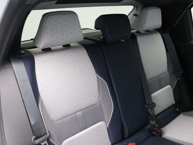 Renault 5 Roland-Garros Comfort range | Achteruitrijcamera | Elektrisch verwarmbare voorstoelen | ISOFIX-bevestigingssysteem voor kinderzitjes op passagiersstoel en op de twee buitenste zitplaatsen achter