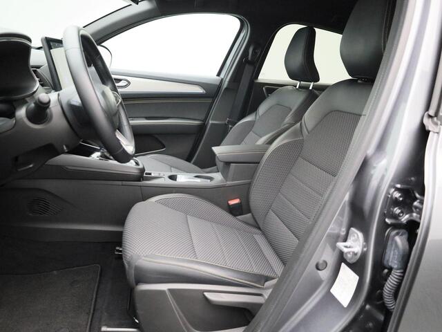 Renault Arkana 1.6 E-Tech full hybrid 145 PK Techno | Automaat | Climate Control | Easy Link Navigatie met Apple Carplay & Android Auto | Navigatie | 17' Inch Lichtmetalen Velgen | Adaptive Cruise Control | Parkeersensoren Voor en Achter | Camera Achter