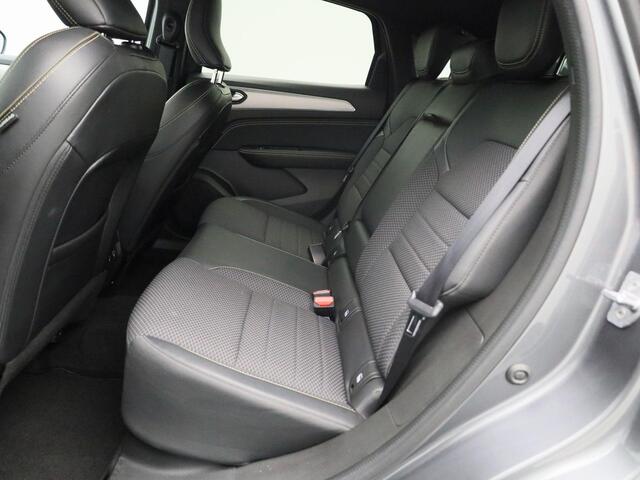 Renault Arkana 1.6 E-Tech full hybrid 145 PK Techno | Automaat | Climate Control | Easy Link Navigatie met Apple Carplay & Android Auto | Navigatie | 17' Inch Lichtmetalen Velgen | Adaptive Cruise Control | Parkeersensoren Voor en Achter | Camera Achter