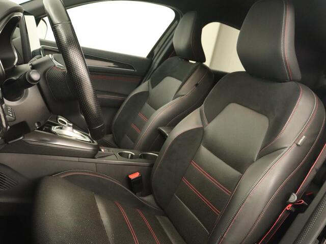 Renault Arkana 1.6 E-Tech Hybrid 145 R.S. Line | Trekhaak | Stoel & stuurverwarming | Adaptive cruise | Camera | Carplay | Navigatie | Keyless | Leder/Alcantara