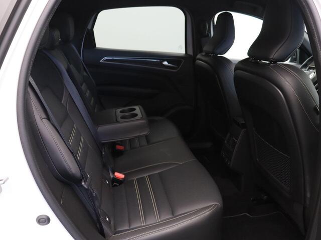 Renault Arkana 1.6 E-Tech hybrid 145 E-Tech engineered | Bose Premium Audio | Adaptive Cruise | Stoel en Stuurwiel verwarming |