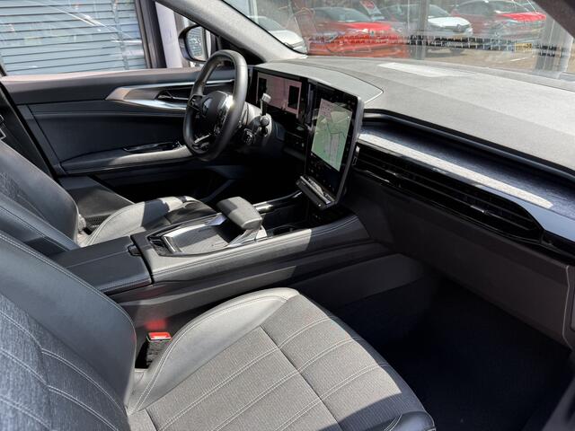 Renault Austral 1.2 mild hybrid 160 X-Tronic techno | panoramadak | 360 camera | 1.800 kg aanhanger! | tijdelijk gratis Top Afleverpakket twv Eur 695