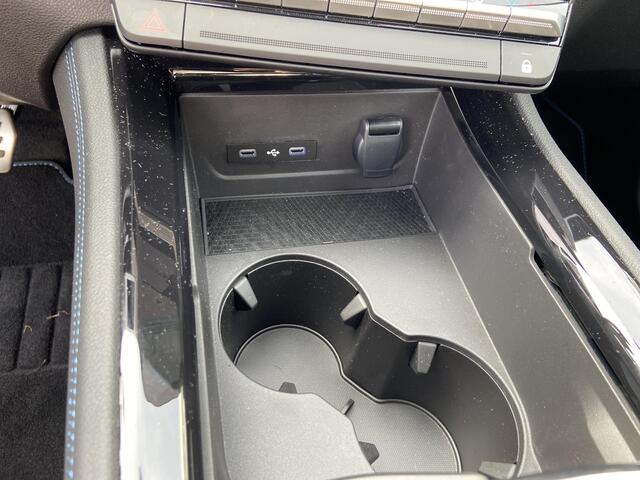 Renault Austral 1.2 E-Tech full hybrid 200 iconic esprit Alpine / PACK AROUND VIEW CAMERA / PACK LIGHT & SOUND DEMO voertuig vraag naar de beschikbaarheid