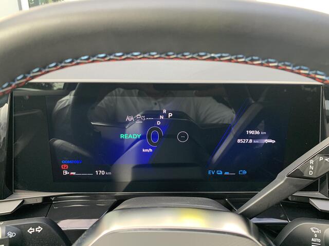 Renault Austral 1.2 E-Tech full hybrid 200 iconic esprit Alpine | Panoramisch glazen dak | Harman Kardon | 4CONTROL | Head-up display | Matrix LED | Trekhaak afneembaar