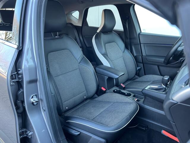 Renault CAPTUR 1.3 TCe 140 Intens EDC AUTOMAAT / NAVI / CAMERA