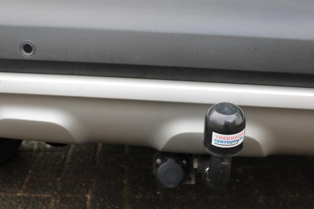 Renault CAPTUR 1.2i 16V TCe 120 pk EDC Automaat Intens met o.a. camera/trekhaak