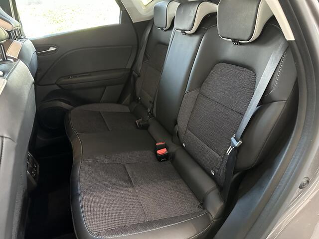 Renault CAPTUR 1.0 TCe 90 techno NAVIGATIE | ACHTERUITRIJCAMERA | PARKEERSENSOREN | CLIMATE CONTROL