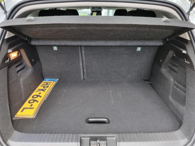 Renault CAPTUR 1.6 E-Tech Hybrid Intens | 145pk | Automaat | Camera | Parelmoer | Zeer nette staat!