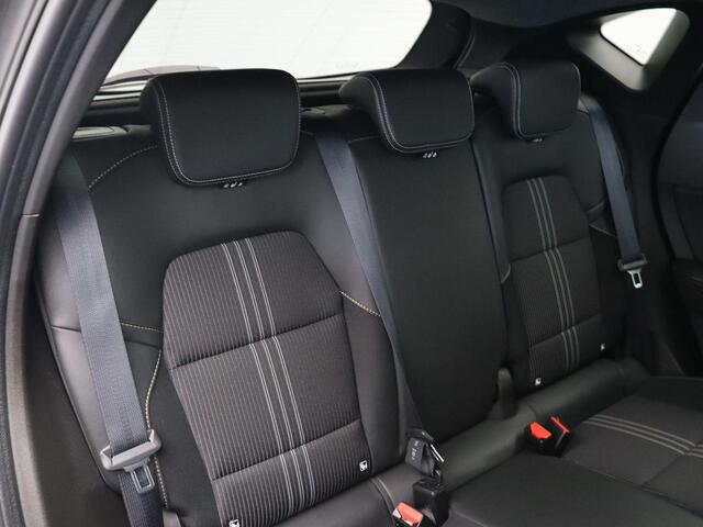 Renault CAPTUR E-Tech full hybrid 145pk E-Tech engineered | Apple Carplay/Android Auto | Parkeersensoren voor en achter | Climate control