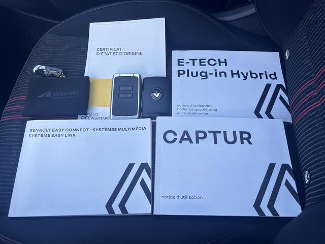 Renault CAPTUR 1.6 E-Tech Plug-in Hybrid 160 R.S. Line Automaat / Dealer onderhouden / Accu SoH 99,25 % / Navigatie groot scherm / 18" LM wielen / Apple Carplay Android /