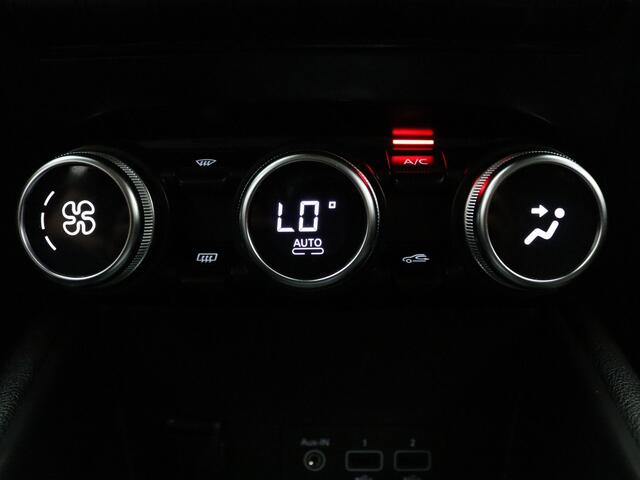 Renault CAPTUR 130pk TCe Initiale Paris Automaat 360° Camera | Adapt. Cruise | Navi | Parkeersens. v+a | Stoel-/stuurverw. | Trekhaak