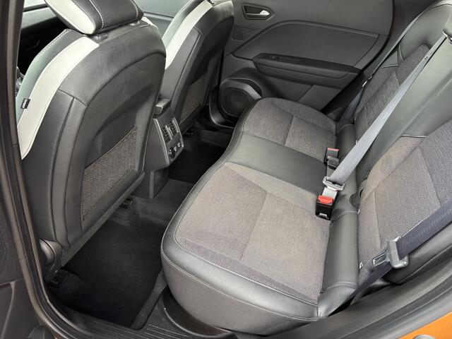 Renault CAPTUR 1.3 TCe 130 Intens Automaat | Navigatie | Privacy Glass | Keyless |