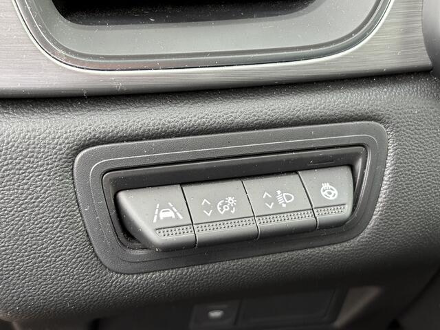 Renault CAPTUR 1.3 TCe 130 Intens Automaat | Navigatie | Privacy Glass | Keyless |