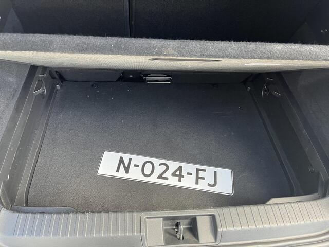 Renault CAPTUR 1.0 TCe 100 Bi-Fuel Intens / TREKHAAK / CAMERA / PAKEERSENSOREN