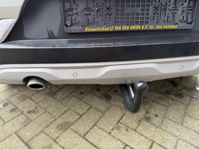 Renault CAPTUR 1.3 TCe 130 Intens/ BOSE Audio/18 inch LM velgen/Afneembare trekhaak