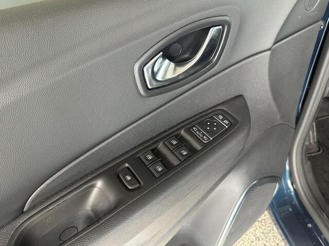 Renault CAPTUR 1.2 TCe Intens NL auto | Trekhaak | Navi | Climate controle