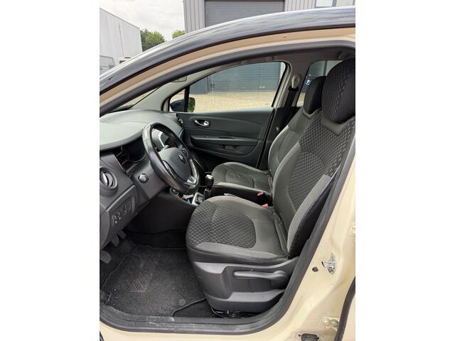 Renault CAPTUR 0.9 TCe Intens | Navigatie | Achteruitrijcamera | Parkeersensoren achter | Cruise- en Climate Control |