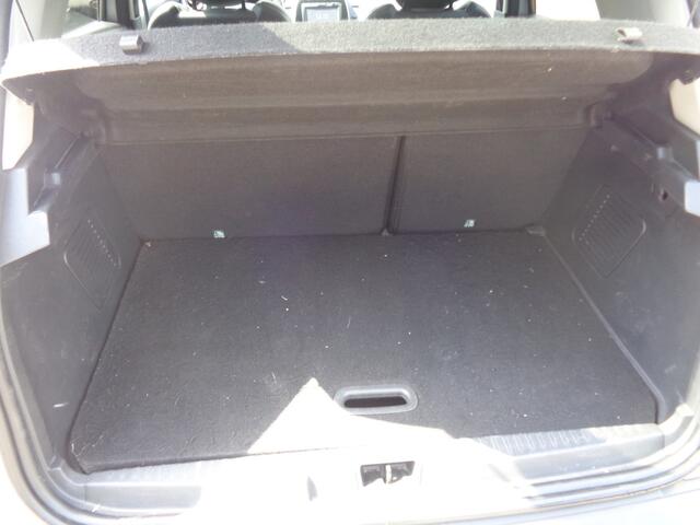 Renault CAPTUR 0.9 TCe Intens Ecc, Navigatie, trekhaak, zwart dak, LM velgen, camera