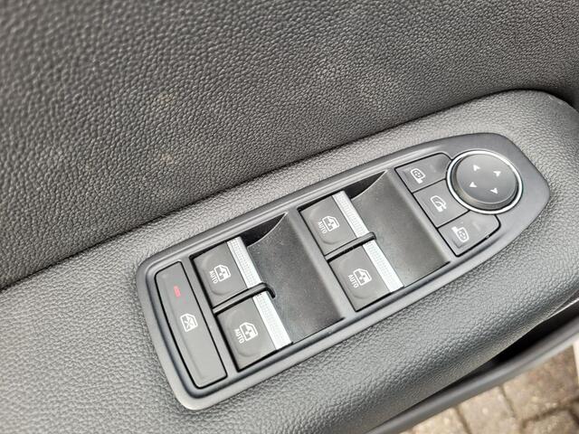 Renault CAPTUR 1.0 TCe 90 techno (Hoge instap) BOSE | Navigatie | 360° Camera | Dealer Onderhouden