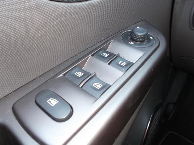 Renault CAPTUR 0.9 TCe Barista eerste eig leer navi clima achteruit camera