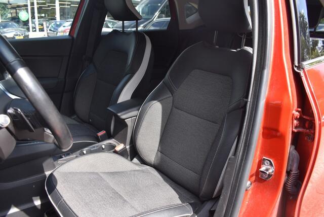 Renault CAPTUR 1.3 TCE INTENS / TREKHAAK / CAMERA / NAVI