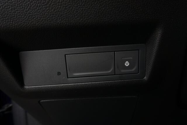 Renault CAPTUR 1.6 E-Tech Plug-in Hybrid 160 Initiale Paris Trekhaak | 360° Camera | Stoelverw. * All in prijs *