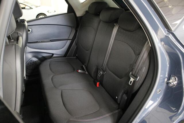 Renault CAPTUR 1.2 TCe Limited 120 PK. Airco | Cruise | Navi | Bluetooth | Lichtmetaal.