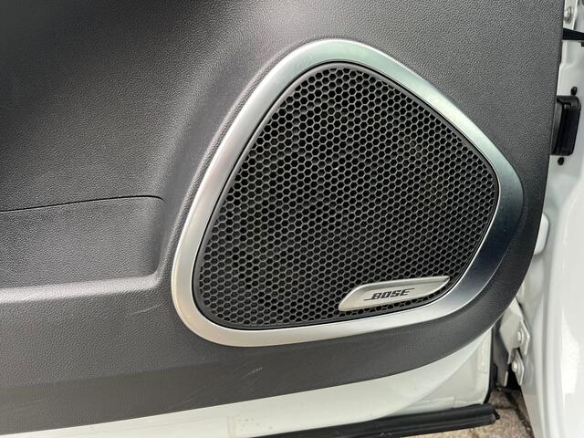 Renault CAPTUR 1.3 TCe Intens | Panoramadak | Camera | Trekhaak | Stoelverwarming | Bose | Cruise Control |