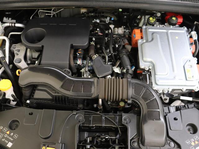 Renault CAPTUR 1.6 E-Tech Hybrid 145 Initiale Paris | Leder | trekhaak | Panoramadak | Sidesteps