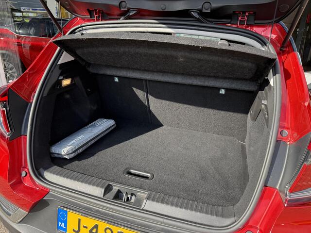 Renault CAPTUR 1.3 TCe 130 Intens | Trekhaak | Navigatie | Achteruitrijcamera | DAB | Climate Control | Key-less | Cruise Control | Parkeersensoren | LED |