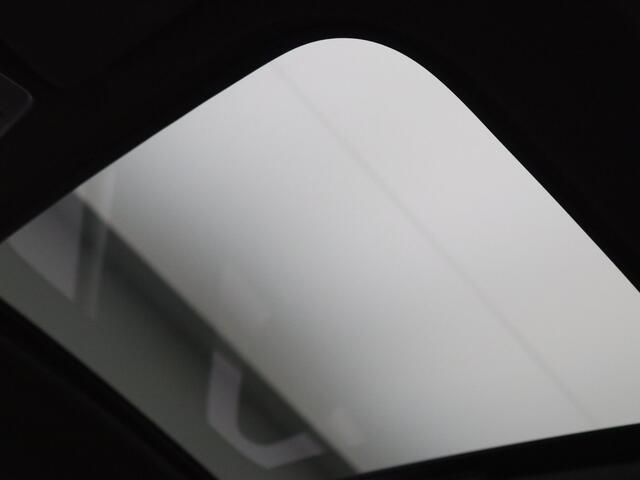 Renault CAPTUR Stam Limité 75 E-Tech 160pk full hybrid techno NIEUW! #37 van 75 Automaat Harman Kardon | 360° Camera | Adapt. Cruise | Stoel-/stuurverw. | Panoramadak