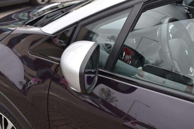 Renault CAPTUR 1.2 TCe Initiale Paris Automaat leer Navi 13000 km Hoge instap