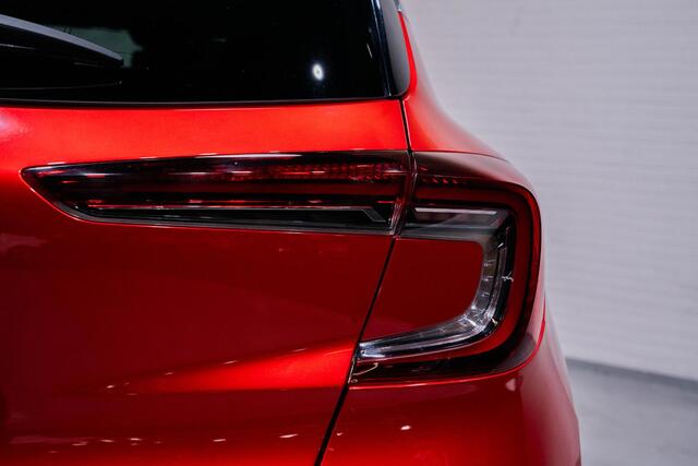 Renault CAPTUR 1.3 TCe 140 pk Intens Automaat Navi, Camera Dak Zwart, Chrome Dakrails, 18" LMV, PDC V+A