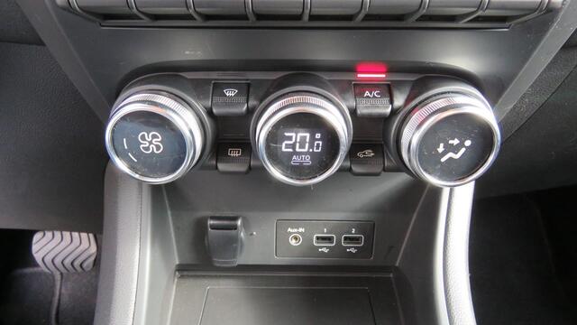 Renault CAPTUR 1.3 TCe 140 Intens AUTOMAAT, Keyless, DAB, Navi,1500KG TREKGEWICHT, Stoelverw., ECC, 57109 km !!